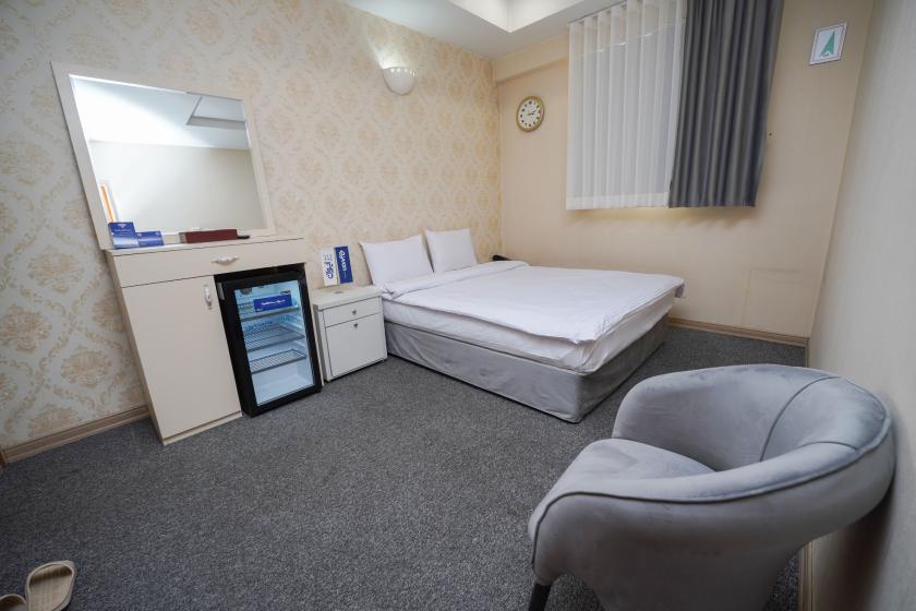 هتل آپارتمان ایوان 3 (احسان) مشهد - اتاق