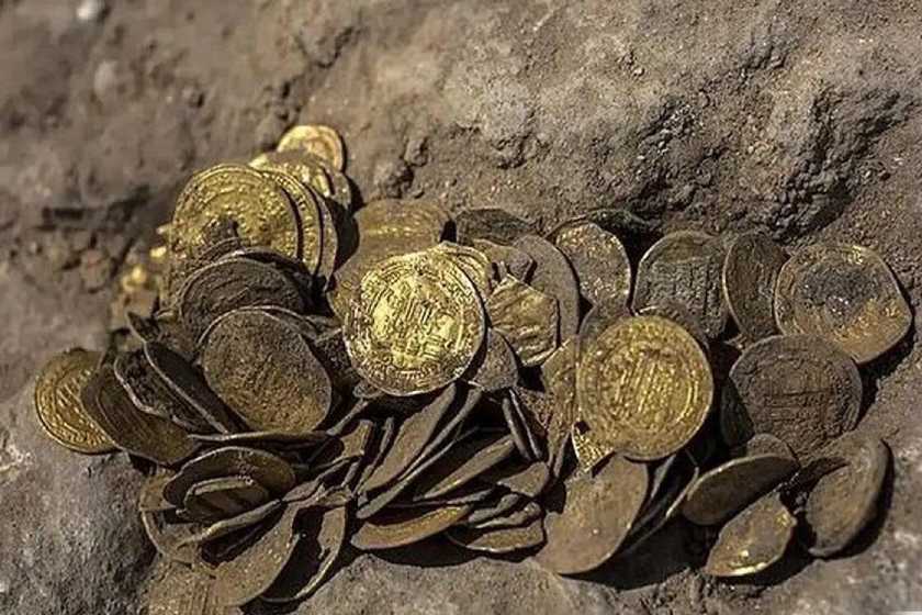 ۷۴ سکه تاریخی در اسدآباد کشف شد