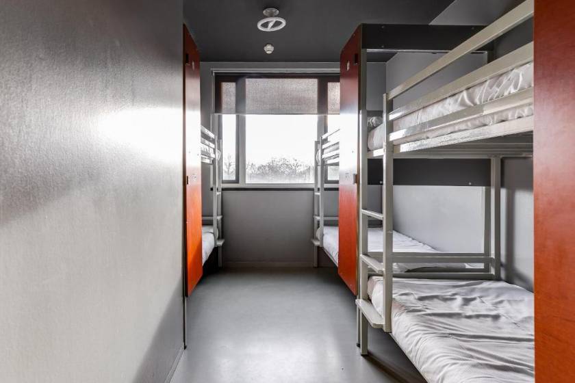 ClinkNOORD Hostel - Bed in 6-bed en-suite dorm