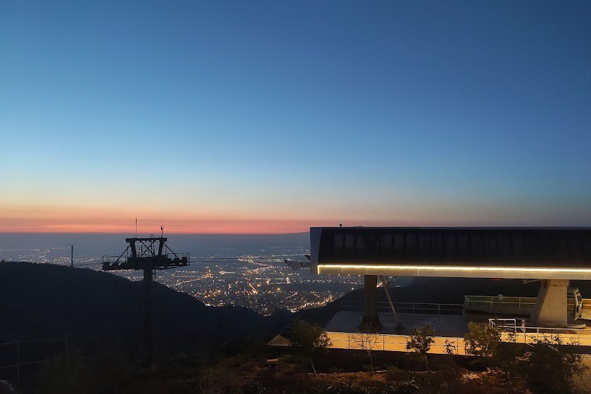 تله کابین عینالی تبریز. منبع عکس: گوگل مپ. عکاس: Milad Taghizadeh