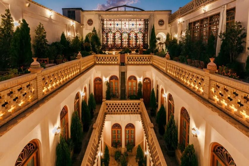 اقامتگاه سنتی قصر منشی اصفهان - نما