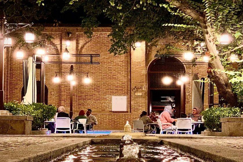 هتل بوتیک قهرمانی قزوین - محوطه