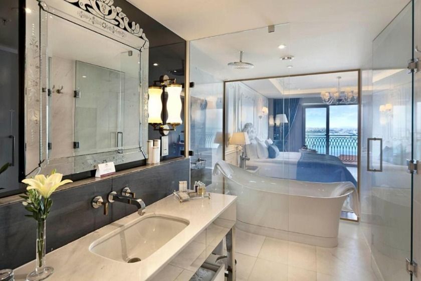 CVK Park Bosphorus Hotel Istanbul - Superior Double Room Bosphorus View