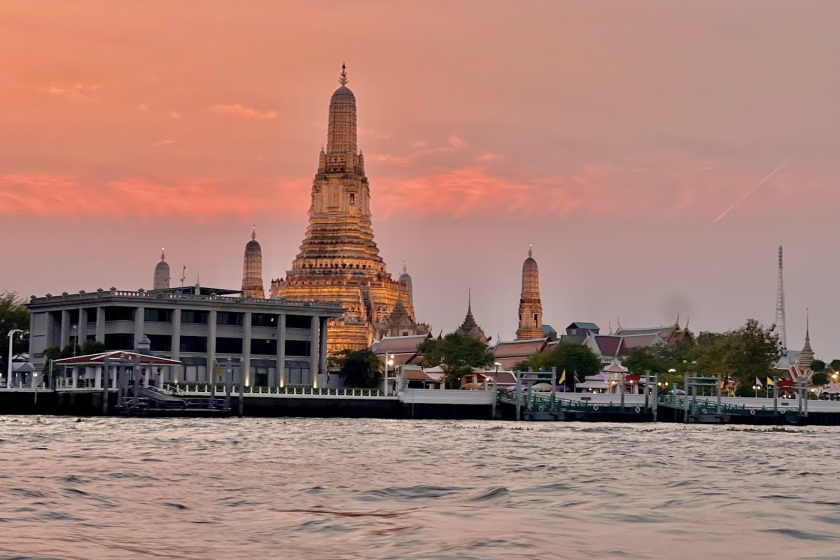 معبد وات آرون بانکوک. منبع عکس: گوگل‌مپ. عکاس: Abshikek Choudhary