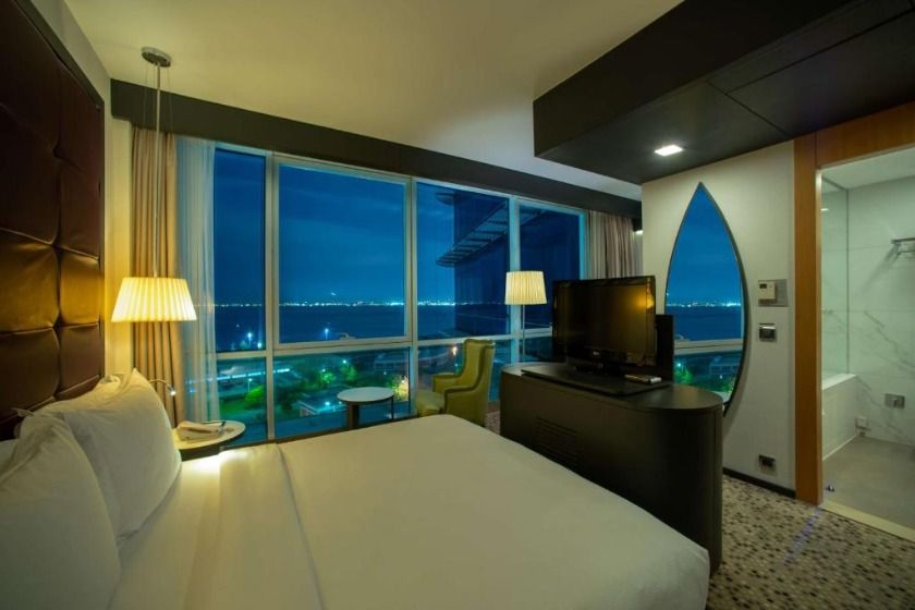 DoubleTree By Hilton Istanbul - Moda - Deluxe King Room