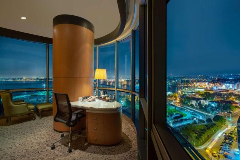 DoubleTree By Hilton Istanbul - Moda - King Corner Room