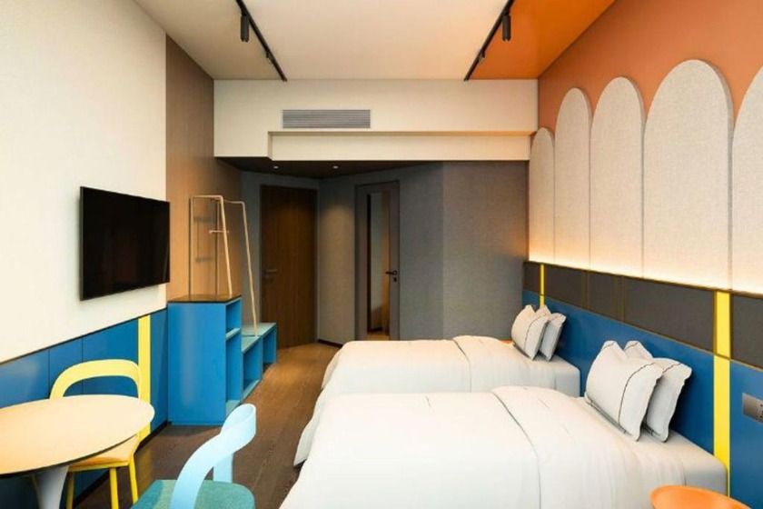 Furama City Centre Singapore - Deluxe Plus King or Twin Room