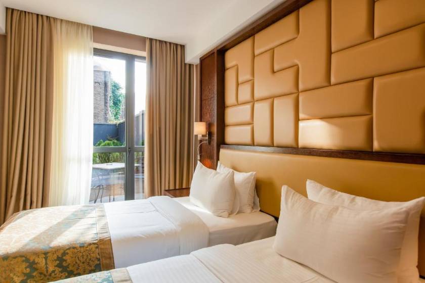 KMM Hotel - Standard Twin Room