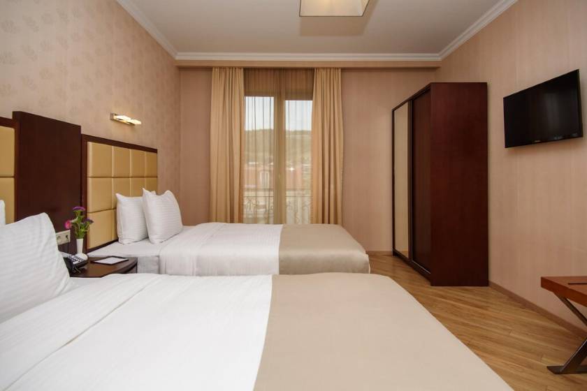 KMM Hotel - Family Room
