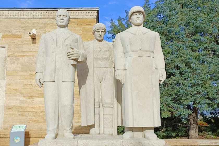 مجسمه آزادی آنکارا . منبع عکس: گوگل مپ. عکاس: Fadzil Hisham