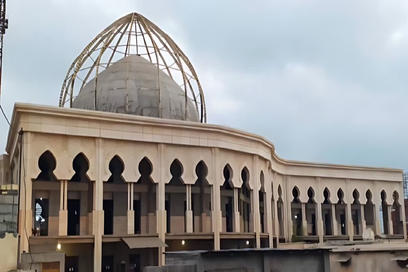 مسجد جامع قشم. منبع: گوگل مپ. عکاس: کیهان