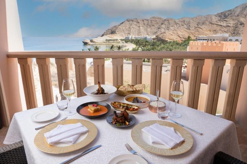 Shangri-La Al Husn, Muscat - Deluxe King Room with Sea View 