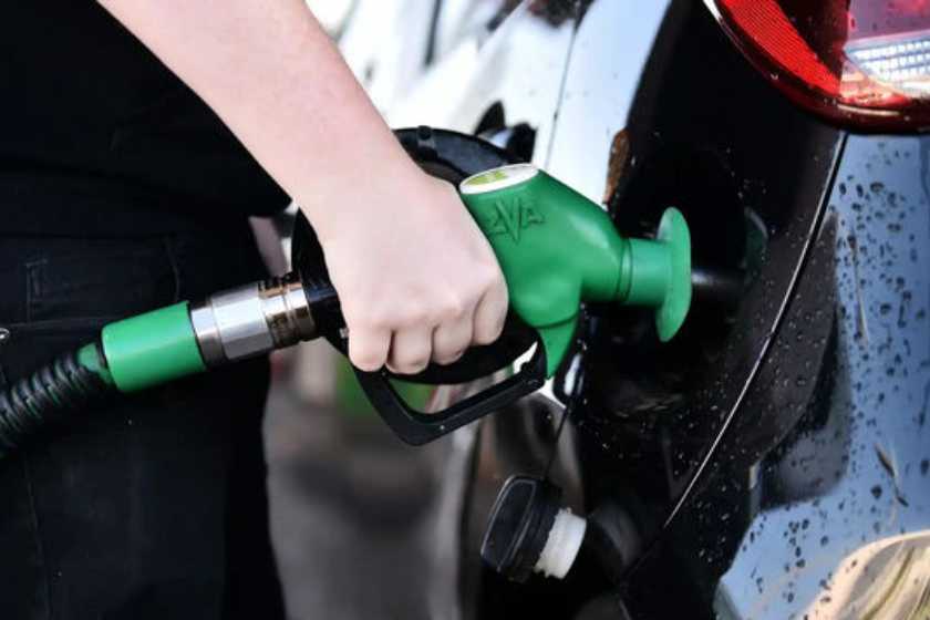 طرح بنزین ۵ هزار تومانی در پمپ بنزین های سراسر کشور آغاز شد