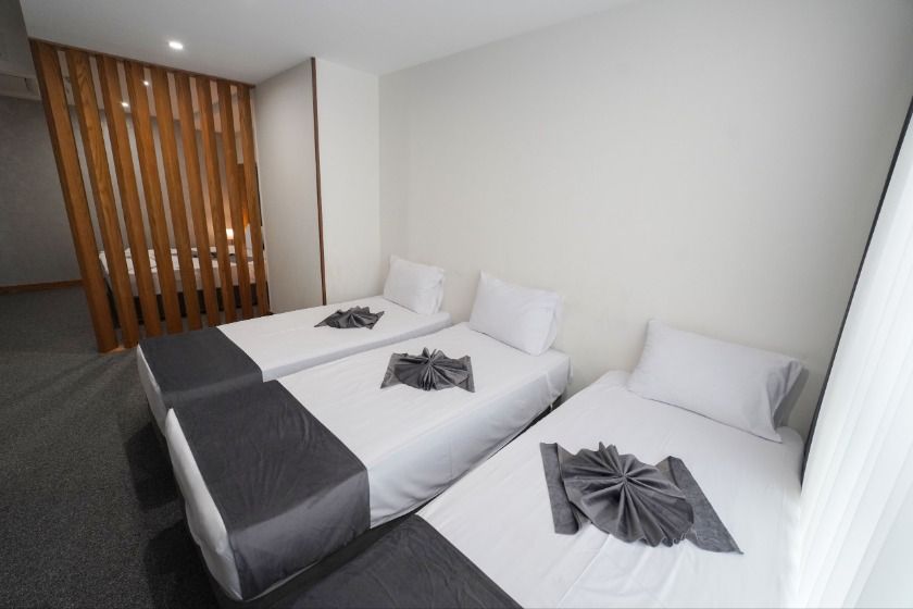 هتل ایوان 2 (فدائی) مشهد - اتاق پنج تخته 