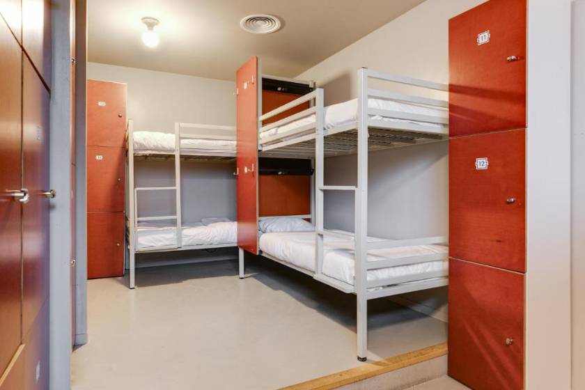 ClinkNOORD Hostel - Bed in 6-bed en-suite dorm