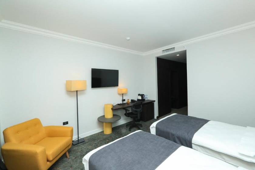 Pine Astoria Hotel - Standard Twin Room