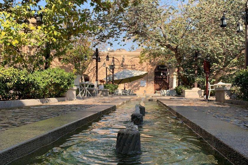 هتل بوتیک قهرمانی قزوین - محوطه