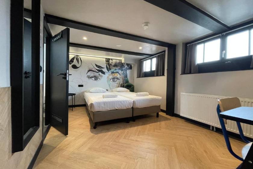 Heart of Amsterdam Hostel - Twin Private Room