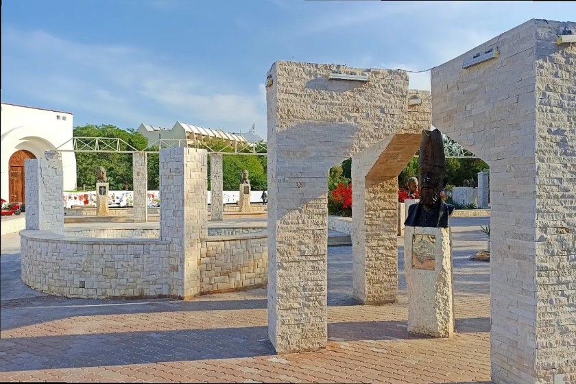 گذر هنرمندان کیش