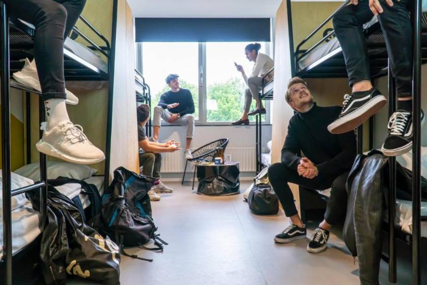 Via Amsterdam - 8-Bed Mixed Dormitory Room