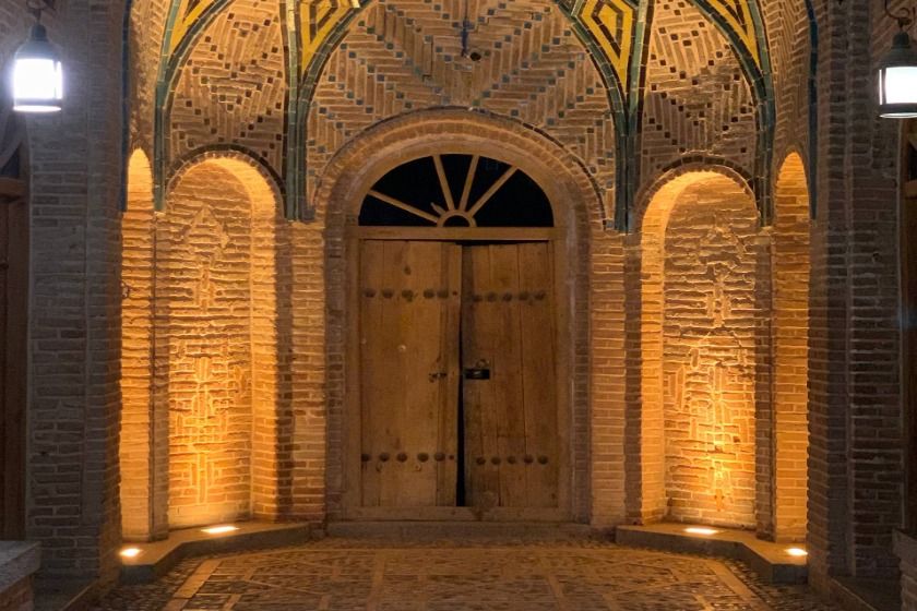 هتل بوتیک قهرمانی قزوین - محوطه