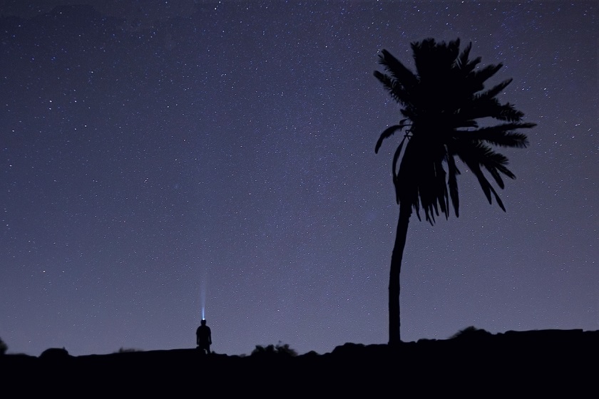 ساحل لارک قشم.  منبع عکس: گوگل‌مپ. عکاس: Behrooz Bahrami