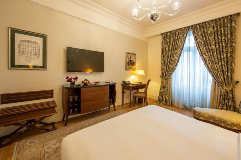 Pera Palace Hotel Istanbul - Deluxe Golden Horn Side Room King