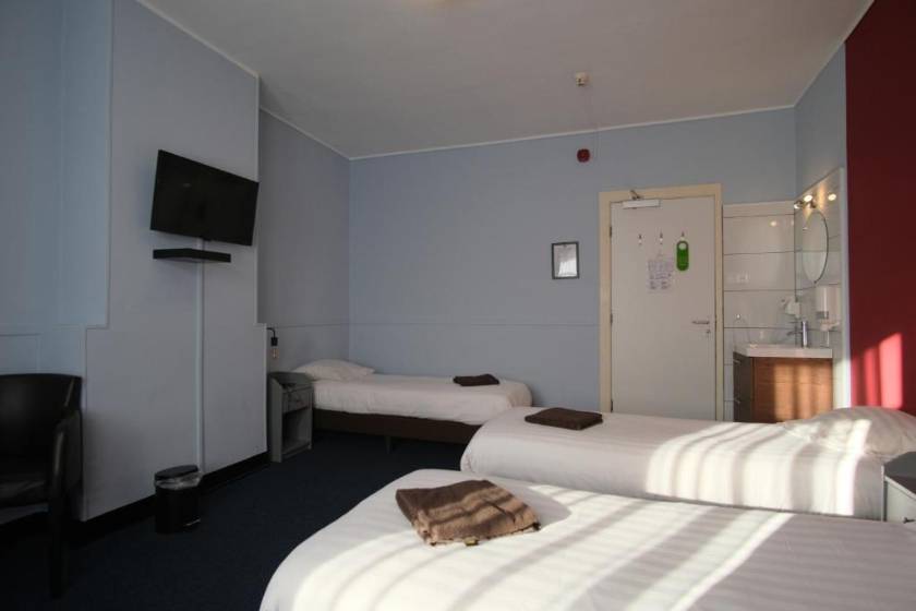 Hotel Abba - Triple Room with Shared Bathroom