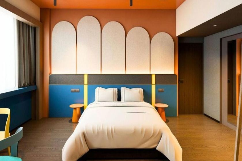 Furama City Centre Singapore - Deluxe Plus King or Twin Room