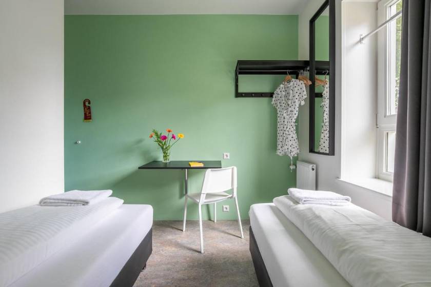 Hans Brinker Hostel Amsterdam - Deluxe Twin Room