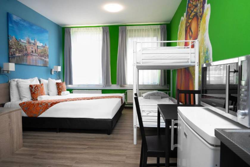Amsterdam Teleport Hotel - Family Studio