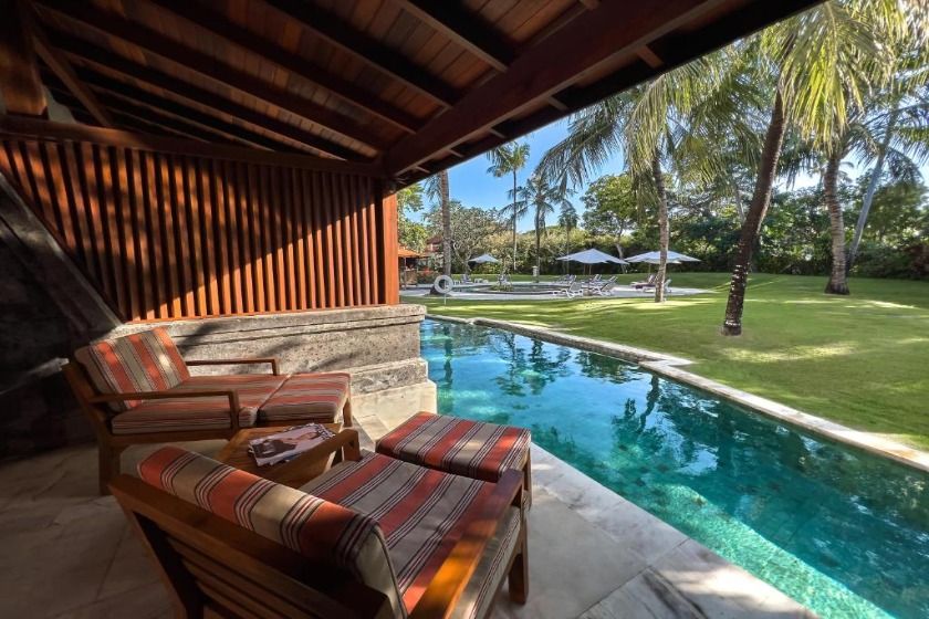 Nusa Dua Beach Hotel & Spa, Bali - Palace Club Twin Room with Lagoon Access