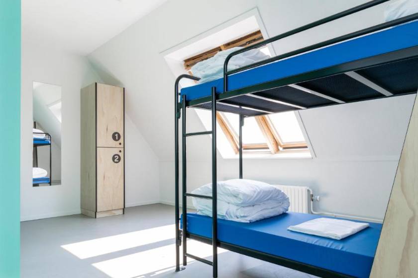 Via Amsterdam - Twin Room with Private Bathroom