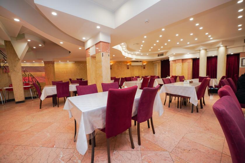 هتل آپارتمان ایوان 3 (احسان) مشهد - رستوران