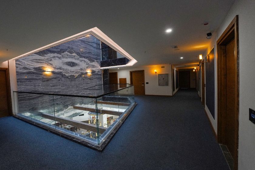 هتل ایوان 2 (فدائی) مشهد - محوطه داخلی