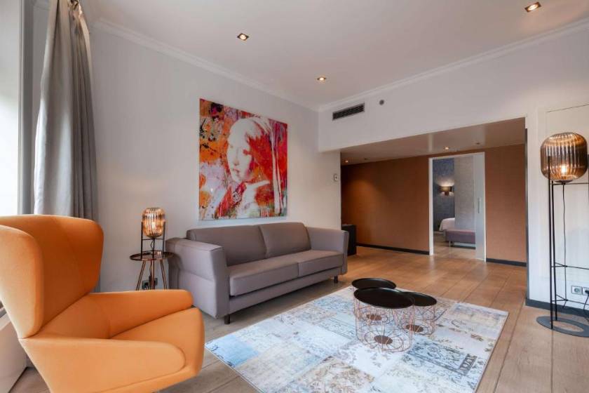 Radisson Blu Hotel, Amsterdam City Center - Ruyschen Suite with Canal View