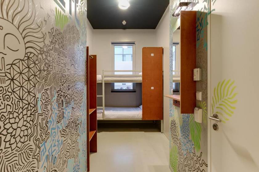 ClinkNOORD Hostel - Private twin room with attached bathroom