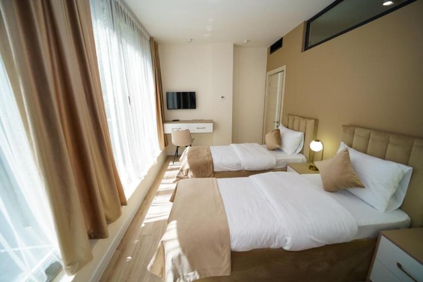 B&M Hotel yerevan - room