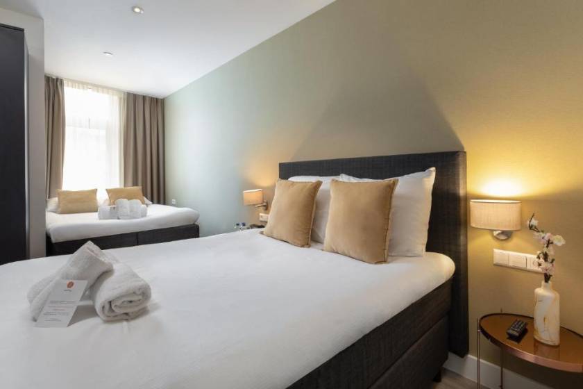 NL Hotel District Leidseplein - Small Family Room (4 Adults)