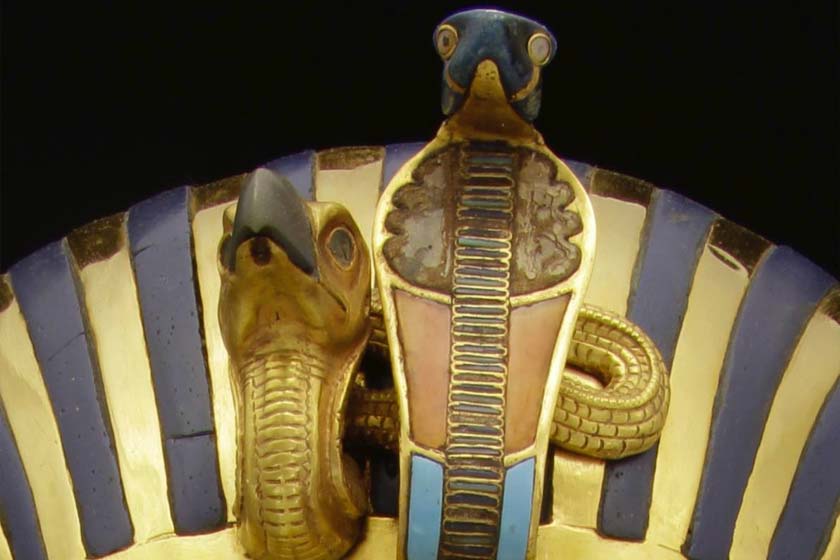 نمادهای حک‌شده بر پیشانی