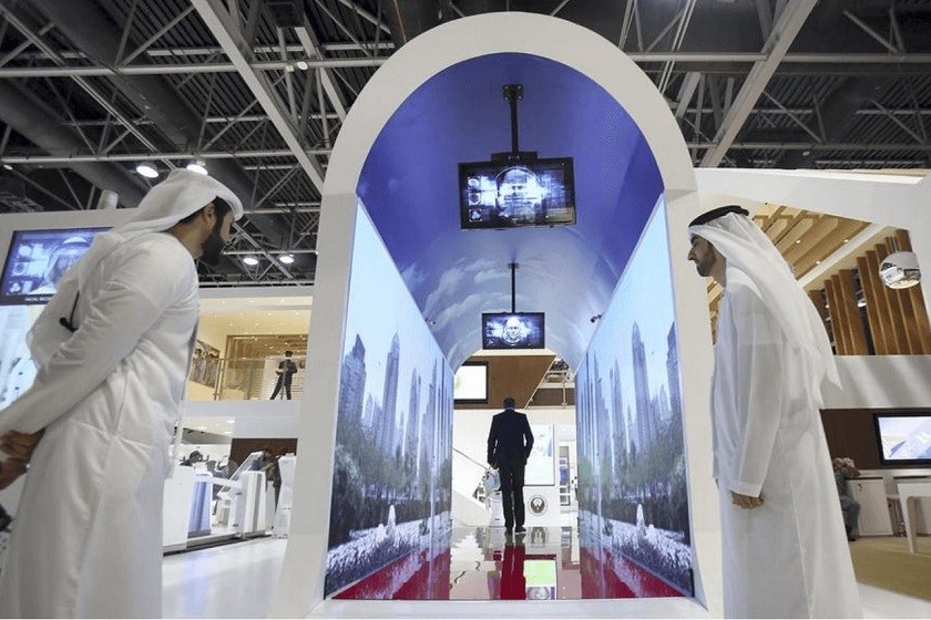 کنترل پاسپورت با تونل هوشمند بیومتریک در فرودگاه بین‌ المللی دبی