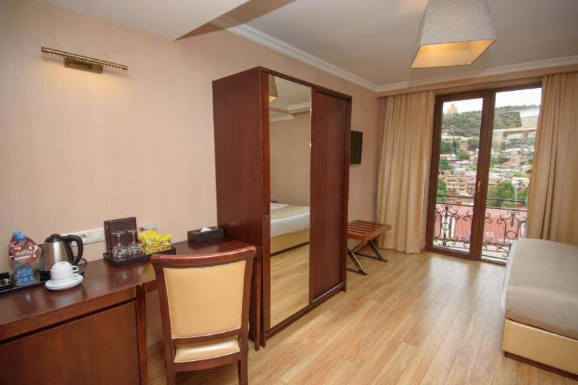 KMM Hotel - Standard Double Room