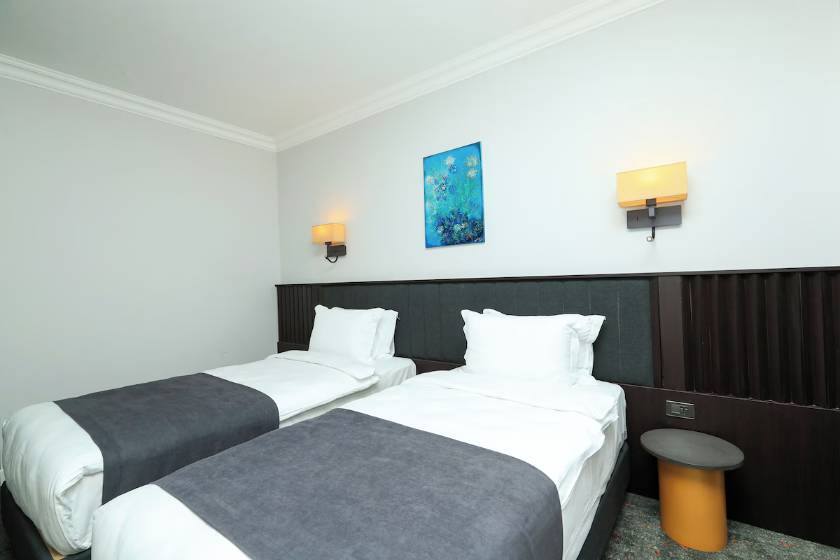 Pine Astoria Hotel - Deluxe Family Room