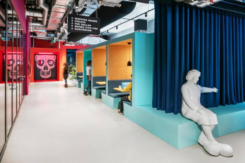 The Social Hub Amsterdam City - lobby