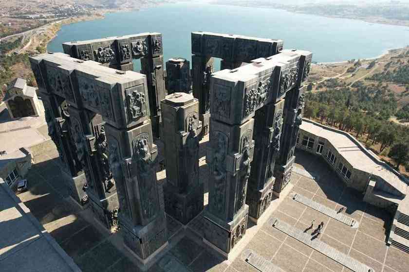 یادبود تاریخ گرجستان. منبع عکس: گوگل مپ. عکاس: Jon Jonsson