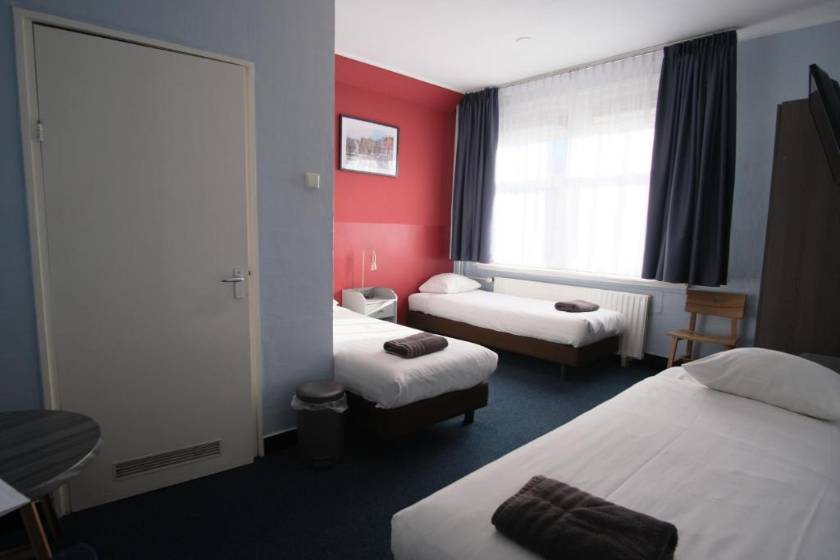 Hotel Abba - Triple Room with Shared Bathroom