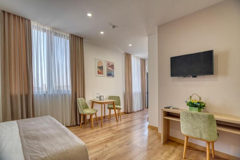 Orbeli Hotel Yerevan - King Room with Mountain View