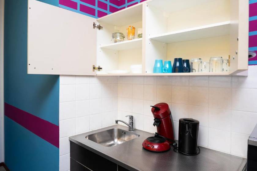 Amsterdam Teleport Hotel - Budget 8-Person Studio with Private External Bathroom