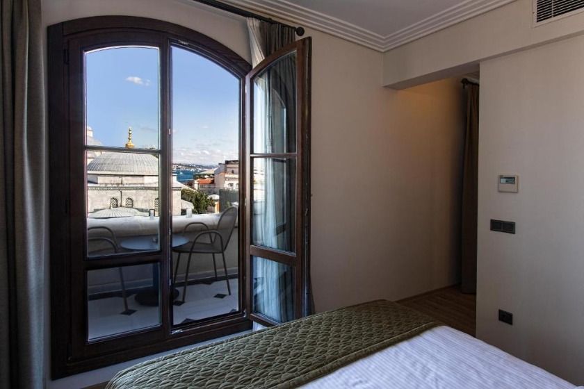 Mest Hotel Istanbul Sirkeci - Deluxe Room with Balcony and Sea View