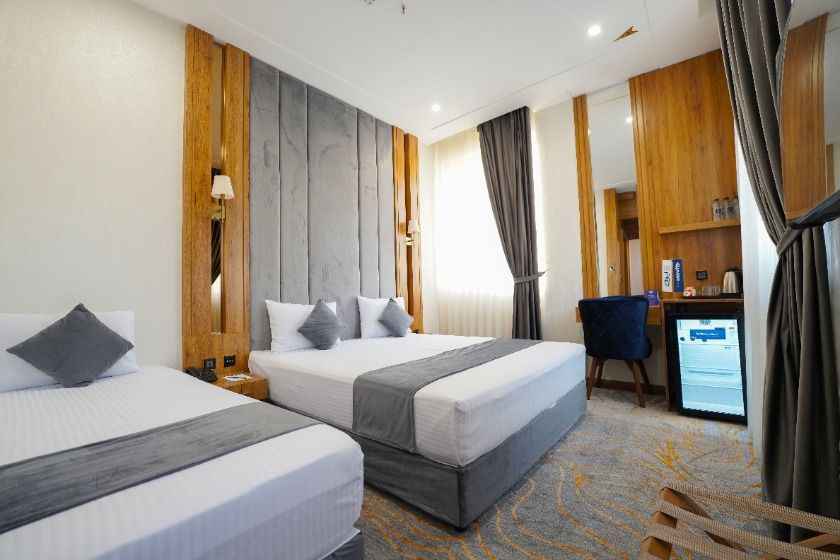 هتل ایوان 1 (اعلمی) مشهد - اتاق سه تخته (دبل + سینگل)